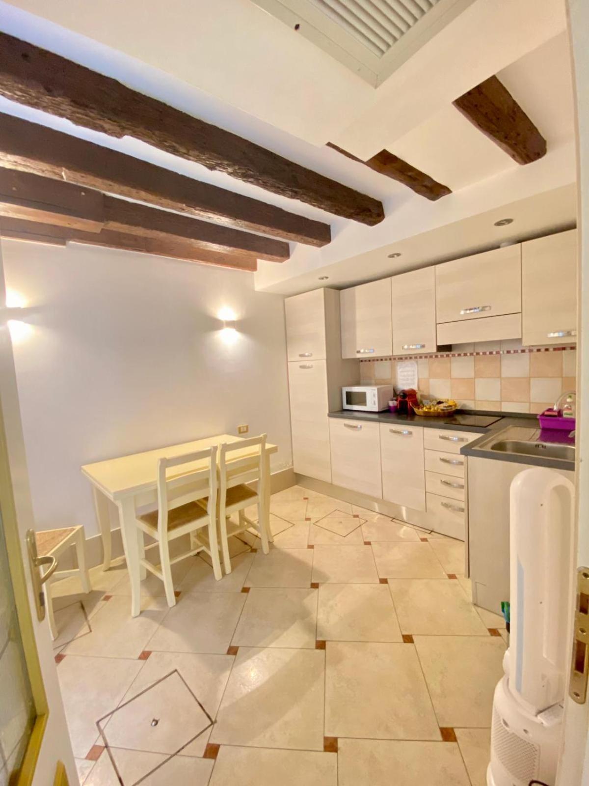 Casa Vacanze Angolo 'Sconto 베니스 외부 사진